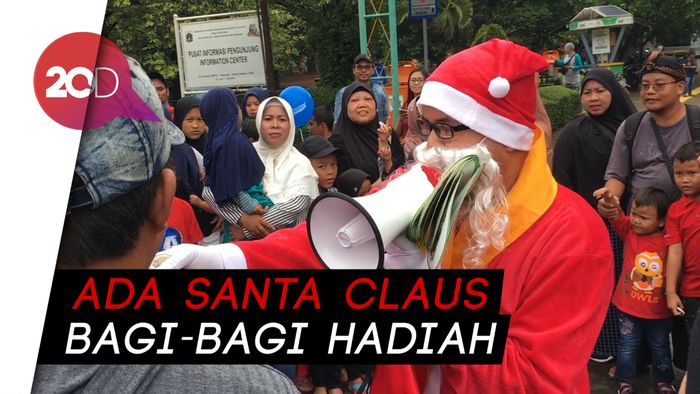 Kebun Binatang Ragunan Banjir Pengunjung di Hari Natal