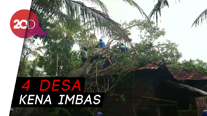 Puting Beliung Terjang Trenggalek, Puluhan Rumah di 4 Desa Rusak!