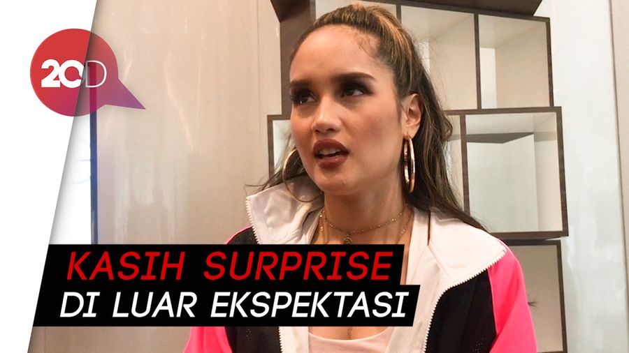 Cinta Laura Ingin Berikan Kejutan Besar di Tahun 2020