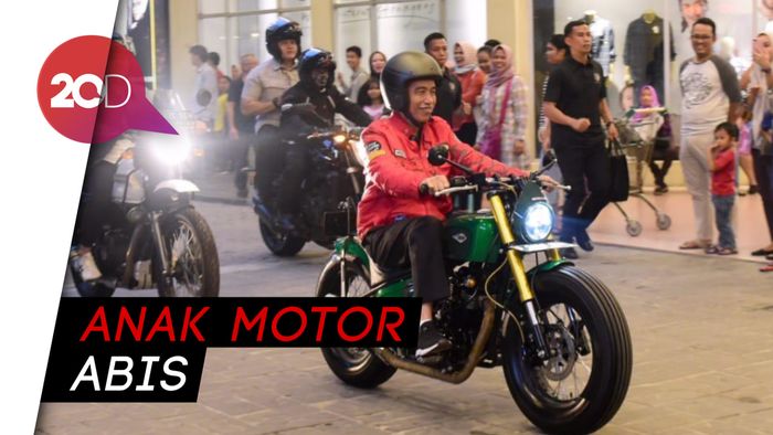 Habiskan Waktu Liburan, Jokowi Motoran Bareng Kaesang