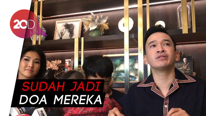 Ruben Onsu Berangkatkan 25 Karyawan Pergi Umrah