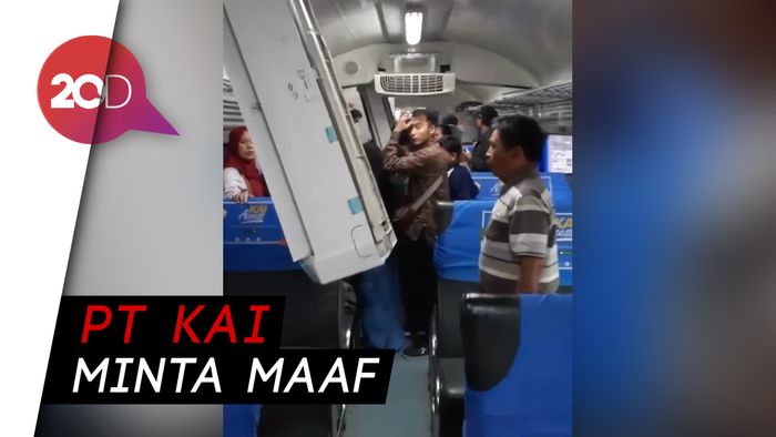 Lokomotif Seruduk Gerbong Kereta: AC Jatuh, 8 Penumpang Terluka