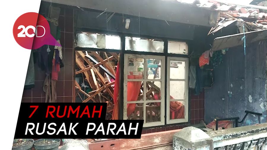 Sejumlah Rumah di Bandung Rusak Diterjang Hujan Angin