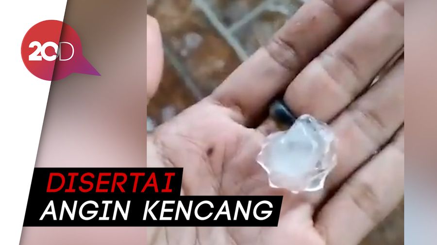 Video Hujan Es Guyur Ruteng