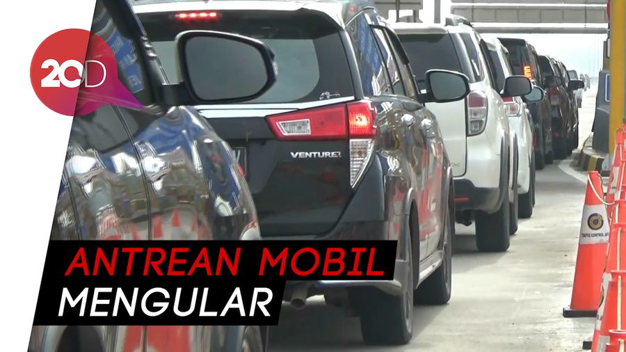  Libur Akhir Tahun, Gerbang Tol Cikatama Padat