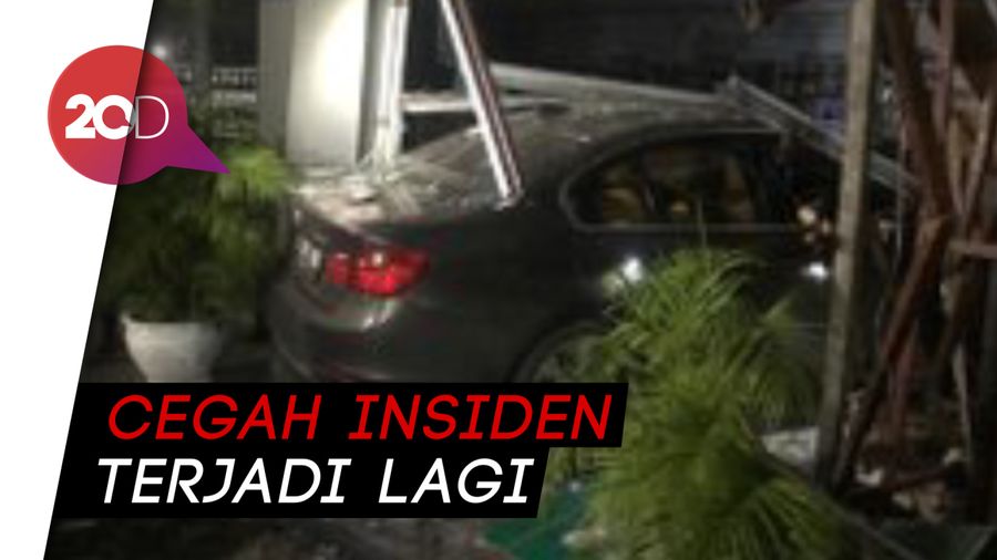 Apotek Senopati Ditabrak (Lagi), Polisi dan Dishub Pasang Barrier