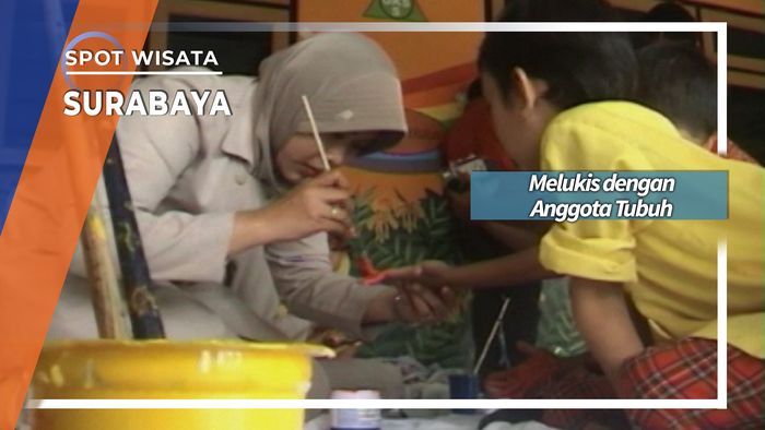 Melukis dengan Anggota Tubuh, Surabaya