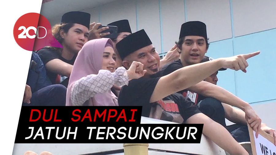 Cengar-cengir Mulan Jameela dan Al El Dul Sambut Ahmad Dhani
