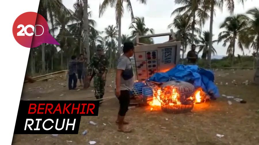Gerebek Pesta Sabung Ayam, Aparat Dihujani Batu