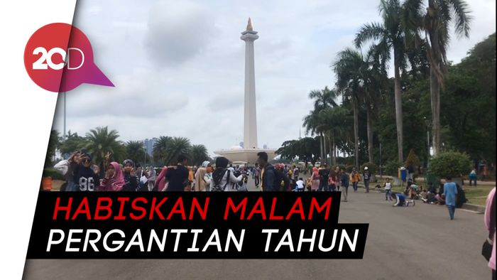 Jelang Tahun Baru, Masyarakat Mulai Merapat ke Monas