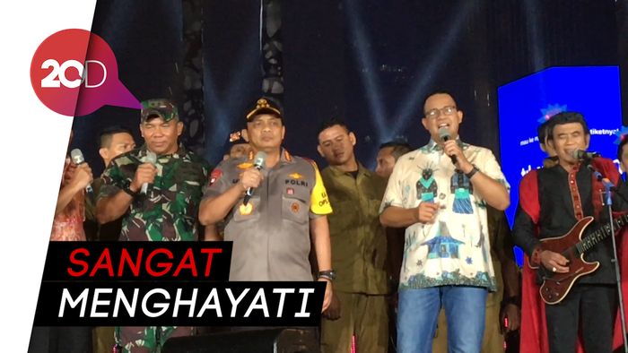 Aksi Anies-Kapolda-Pangdam Jaya Nyanyi Bareng di HI