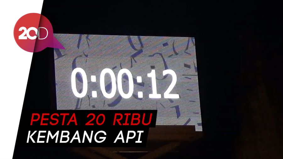 Detik-detik Pergantian Tahun dan Pesta Kembang Api di GWK Bali