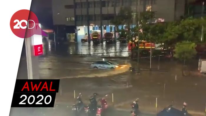 Hujan Deras Semalaman, Permukiman di Jaktim dan Jakbar Banjir