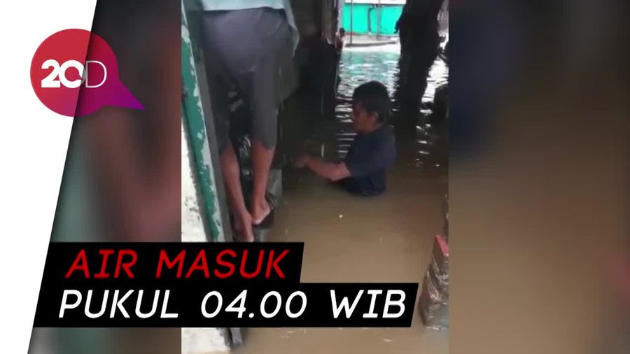 Warga Griya Depok Dikepung Banjir Sepinggang Orang Dewasa
