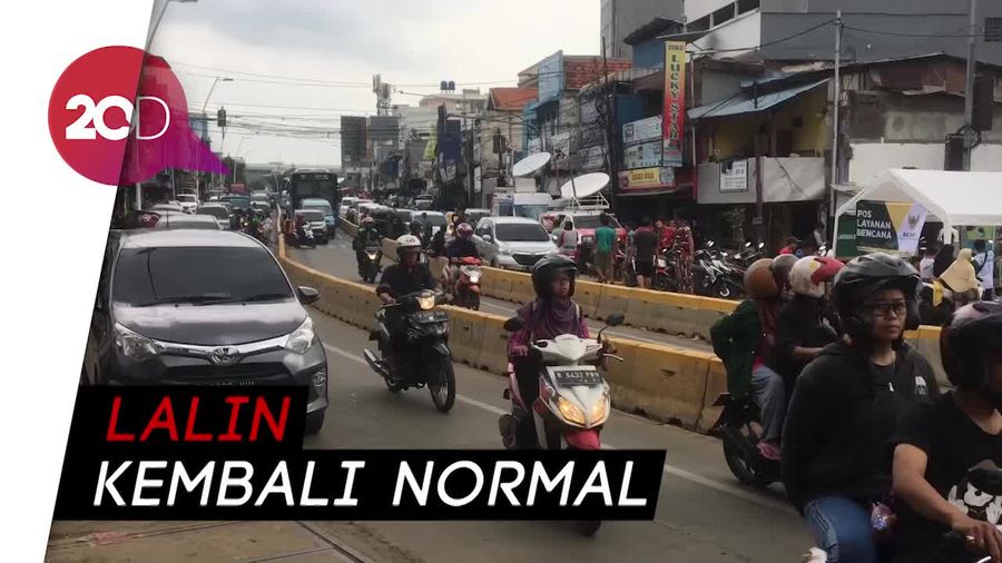 Banjir Surut, Toko-toko di Jatinegara Mulai Berbenah