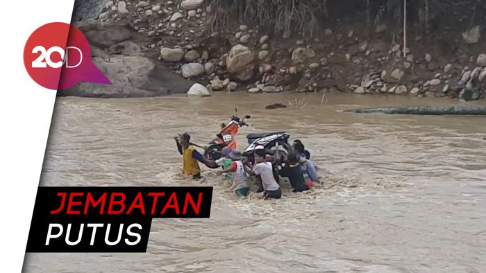Cerita Warga Bogor, Terobos Arus Sungai Demi Selamatkan Motor