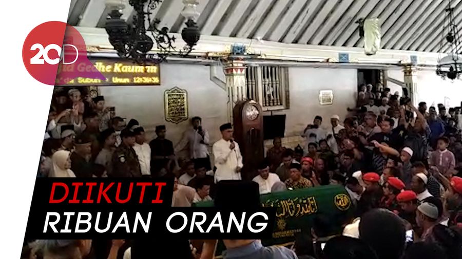 Doa dan Penghormatan Terakhir untuk Prof Yunahar di Masjid Kauman