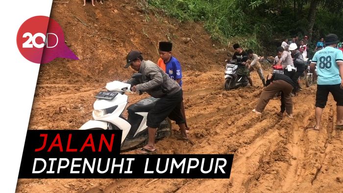 Longsor di Sukajaya Bogor, Akses Jalan Sulit Dilalui