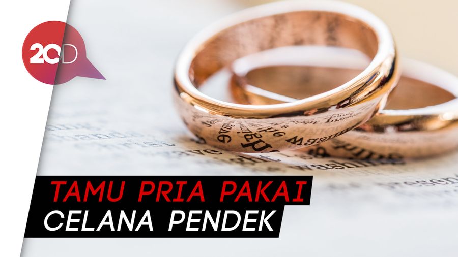 Pengantin di Kelapa Gading Gelar Resepsi di Tengah Kepungan Banjir