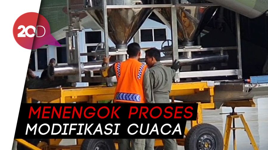 Mereka yang Rela Melawan Takdir Demi Jabodetabek Tak Banjir