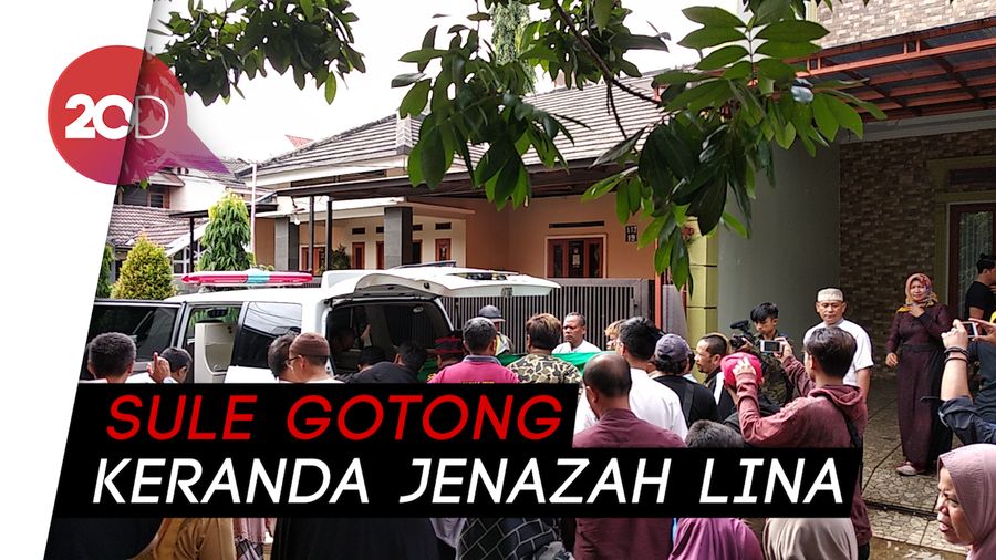 Sule dan Rizky Febian Datang ke Rumah Duka Lina dengan Mata Sembab