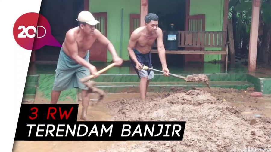 Tanggul Jebol, Desa Margoyoso Pati Diterjang Banjir Bandang