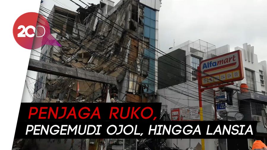 Gedung di Slipi Roboh, 11 Korban Selamat Dievakuasi