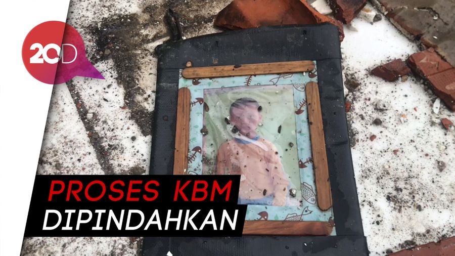 Kondisi SDN Cirimekar 02 Cibinong yang Ambruk, Siswa Belajar di Tenda