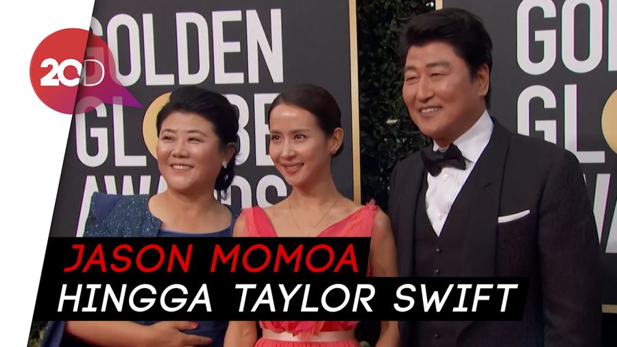 Pose Para Selebriti di Red Carpet Golden Globe Awards 2020