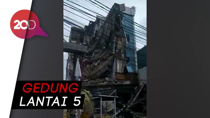 Ruko di Slipi Roboh, 3 Orang Terluka