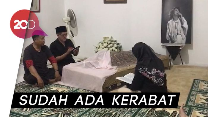 Suasana Rumah Duka Ria Irawan
