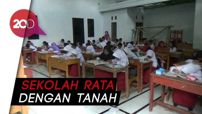 Sekolah Digusur Proyek Kereta Cepat, Siswa Numpang Belajar di Aula Desa