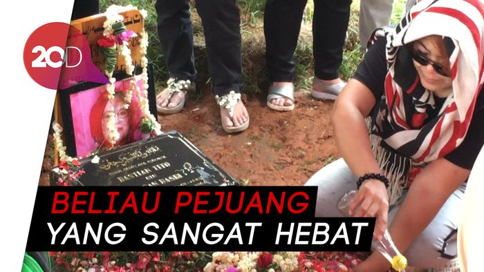 Sosok Ibunda di Mata Vino G Bastian dan Marsha Timothy