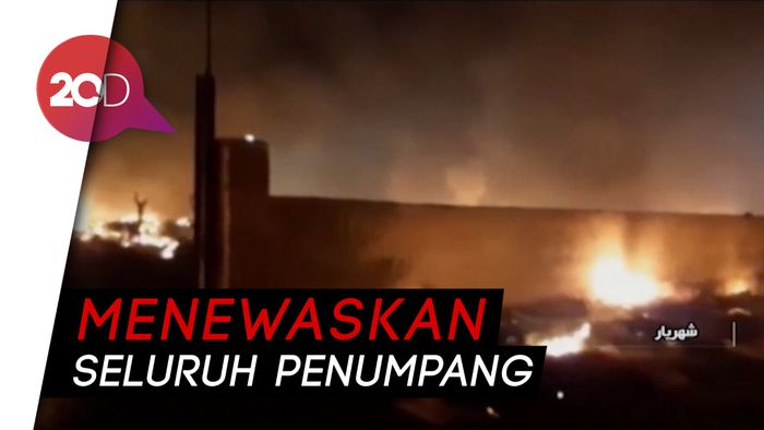 Video Mayat dan Puing Pesawat Ukraina Berserakan Usai Jatuh