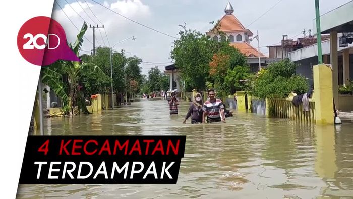 Tolong... Ratusan Rumah di Gresik Kebanjiran Luapan Kali Lamong