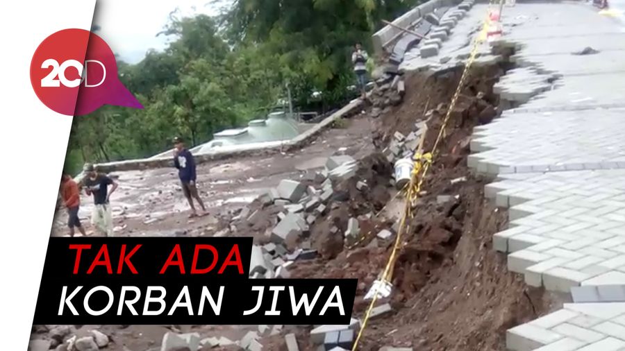 Tembok Wahana Wisata di Pasuruan Roboh Diterjang Hujan Angin