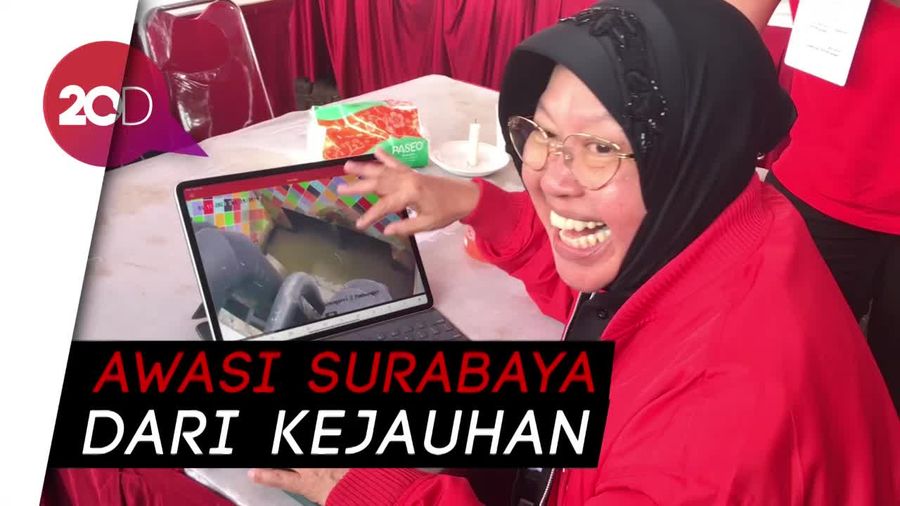 Gaya Risma Pantau Surabaya dari Jakarta Lewat iPad