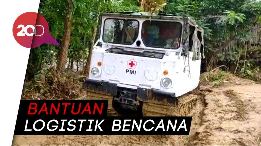 Aksi Kemanusiaan PMI Tembus Lokasi Banjir Bandang yang Terisolasi