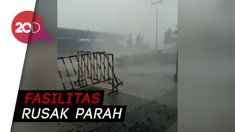 Badai Terjang Rest Area di Cipali, Orang Sampai Terlempar!