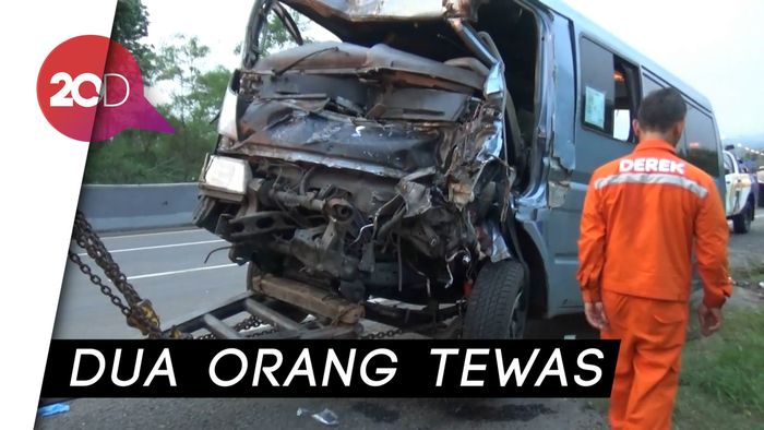 Lagi! Minibus Tabrak Truk di Tol Cipularang, 2 Orang Tewas