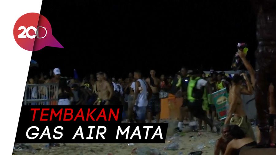 Polisi Brazil Bubarkan Massa di Karnaval Pantai Copacabana