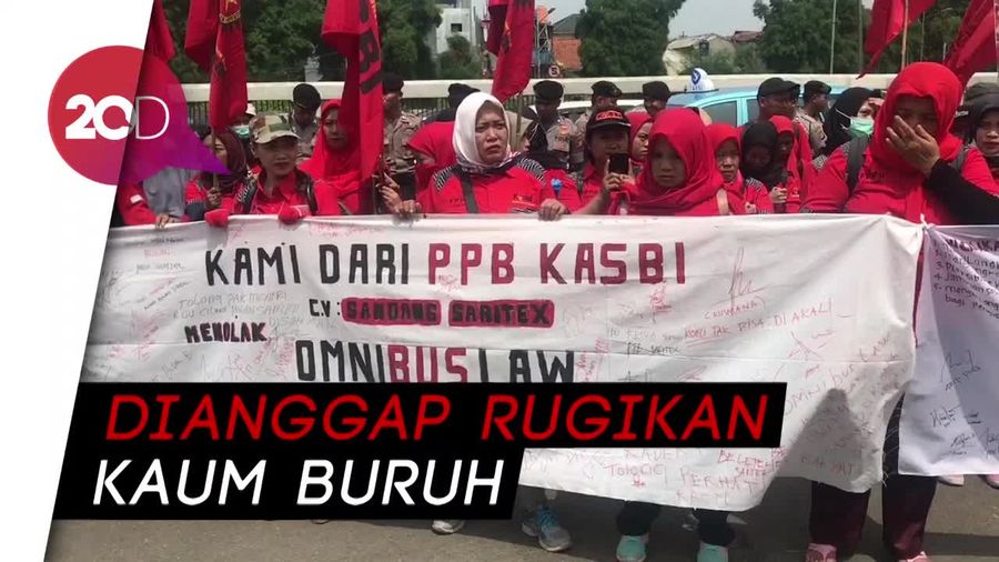 Buruh Geruduk Gedung DPR, Tolak Omnibus Law Cipta Lapangan Kerja!