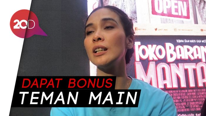 Cerita Marsha Timothy Pertama Kali Main Film Bareng Reza Rahadian
