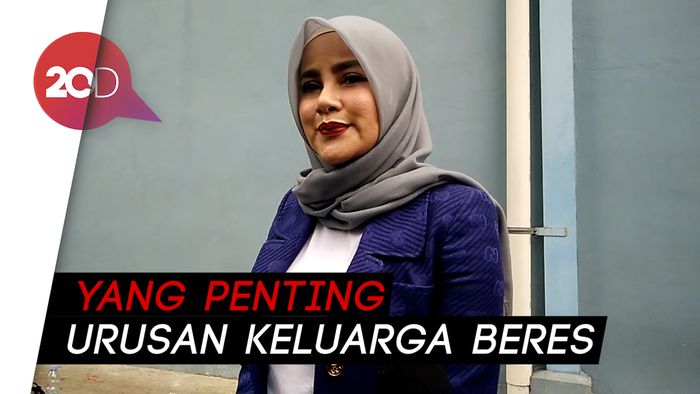 Olla Ramlan Enjoy Jalani Bisnis dan Bermain Film