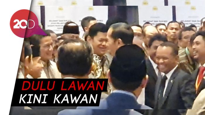 Pelukan Sandi dan Jokowi di Acara HIPMI, Disambut Tepuk Tangan