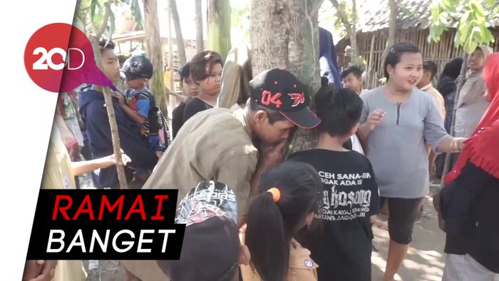 Video Pohon Keluarkan Suara Wanita Menangis Diserbu Warga