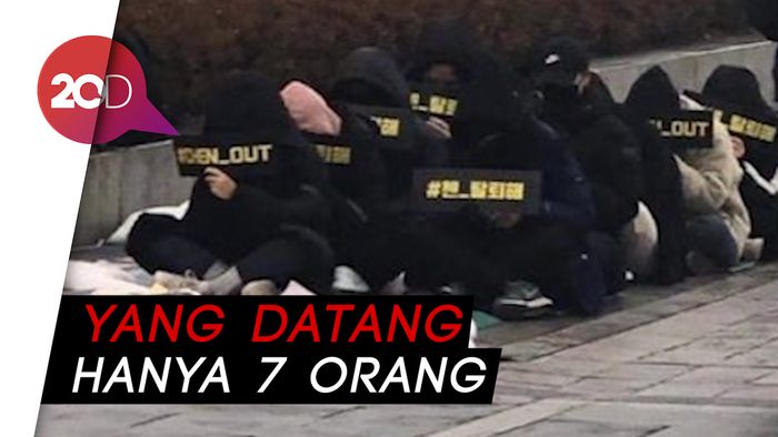 Fans EXO Demo Minta Chen Dikeluarkan