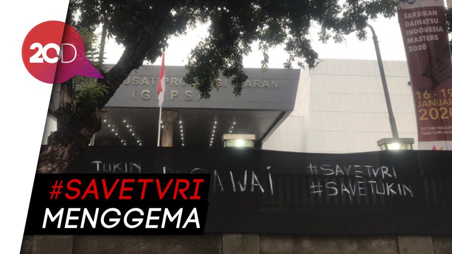 Helmy Yahya Dicopot, Spanduk #SaveTVRI Sempat Membentangi Gedung TVRI