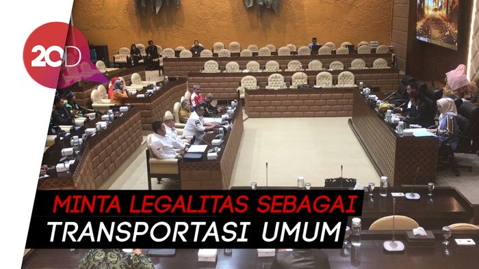 Rapat dengan DPR, Driver Ojol Sampaikan Sejumlah Keluhan