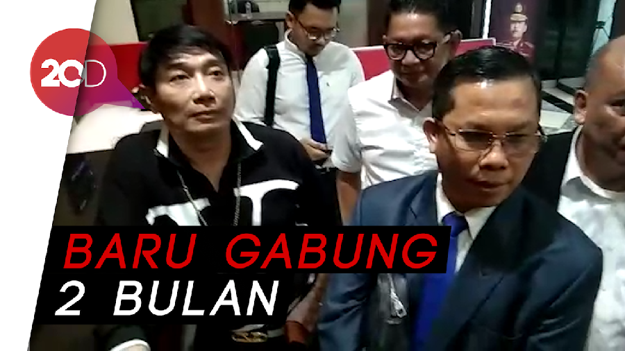 Diperiksa Kasus MeMiles, Adjie Notonegoro Sambangi Polda Jatim
